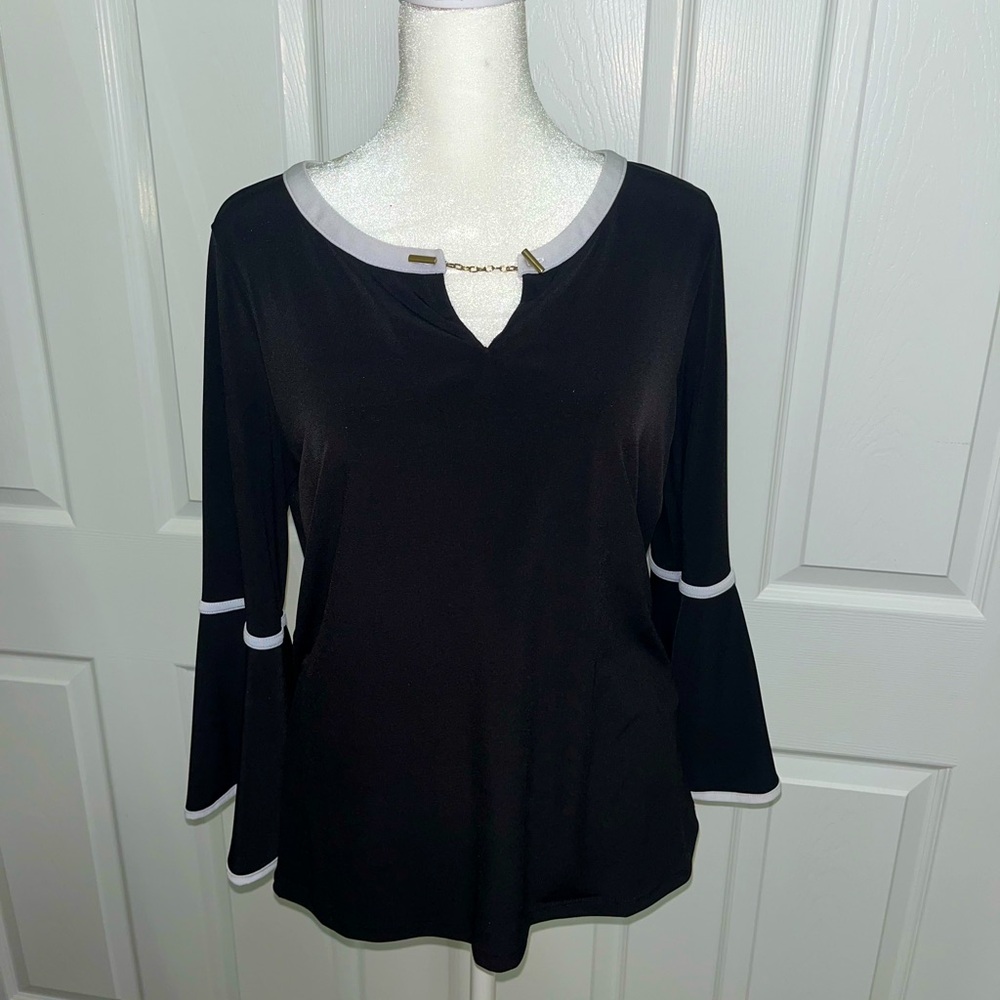 Elegant Calvin Klein Top